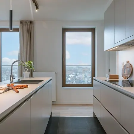 Huswell - With Fantastic View, Terrace And Parking Appartamento
