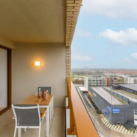 Huswell - With Fantastic View, Terrace And Parking Ostenda